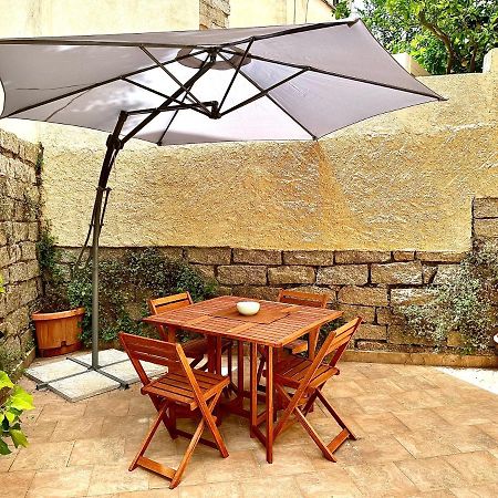 Spacious 3-Bedroom Apartment With Courtyard In Tempio Pausania - Perfect For Families ภายนอก รูปภาพ