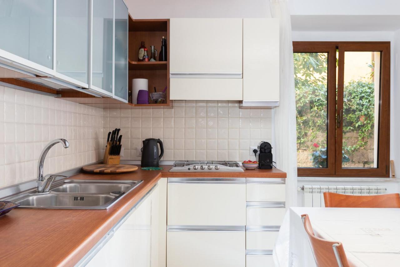 Spacious 3-Bedroom Apartment With Courtyard In Tempio Pausania - Perfect For Families ภายนอก รูปภาพ