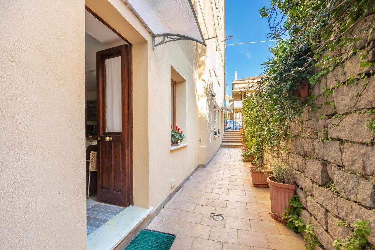 Spacious 3-Bedroom Apartment With Courtyard In Tempio Pausania - Perfect For Families ภายนอก รูปภาพ