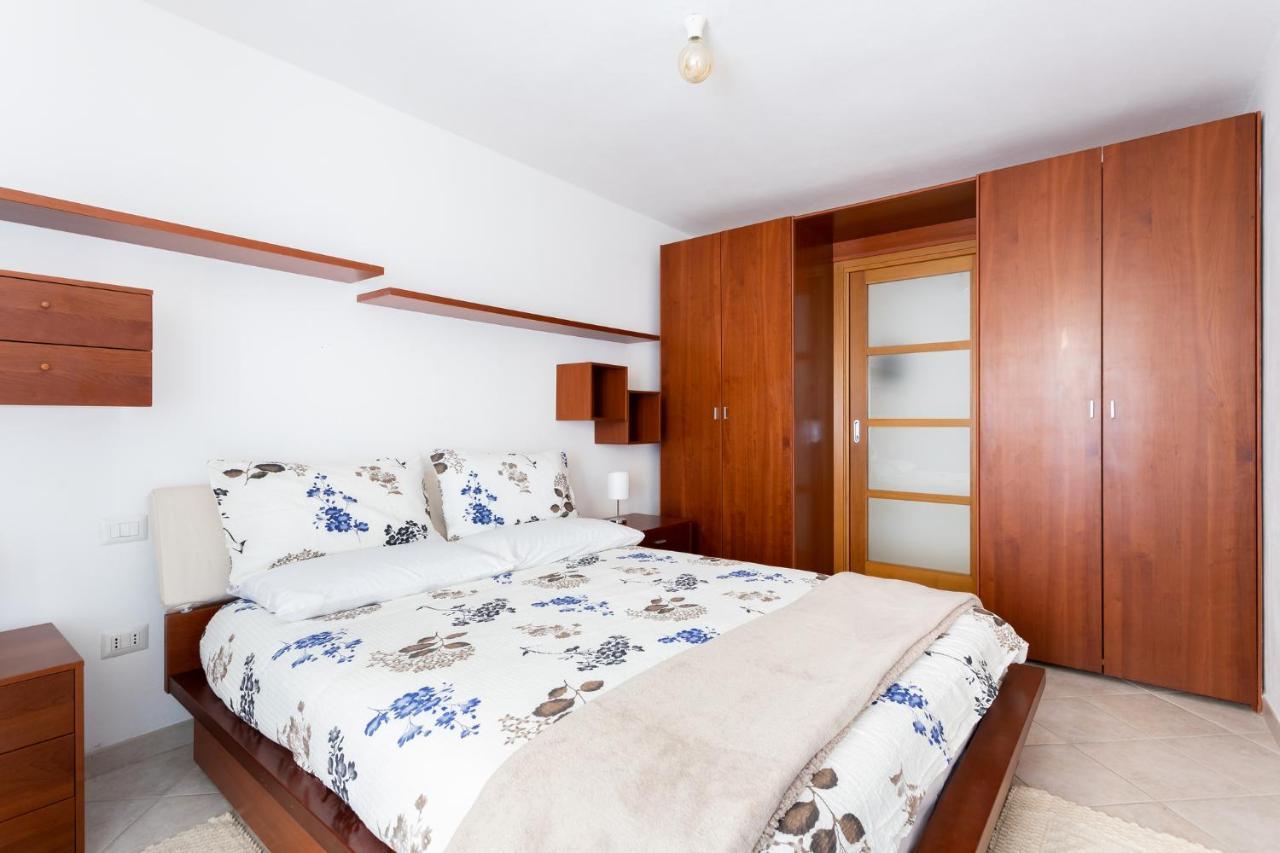Spacious 3-Bedroom Apartment With Courtyard In Tempio Pausania - Perfect For Families ภายนอก รูปภาพ